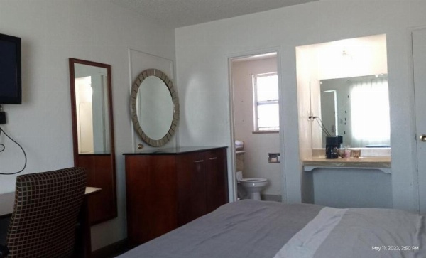 Penginapan Pantai Travelers image 27