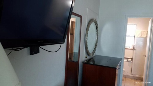 Penginapan Pantai Travelers image 28