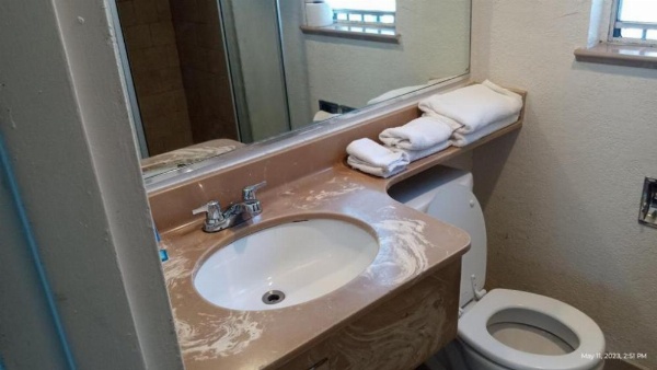 Penginapan Pantai Travelers image 29