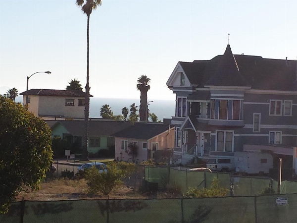 Penginapan Pantai Travelers image 4